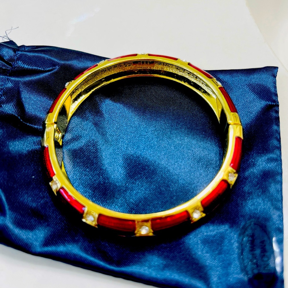 Red enameled hinged bracelet